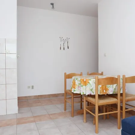 Apartman By The Sea Trpanj, Peljesac - 10136 *